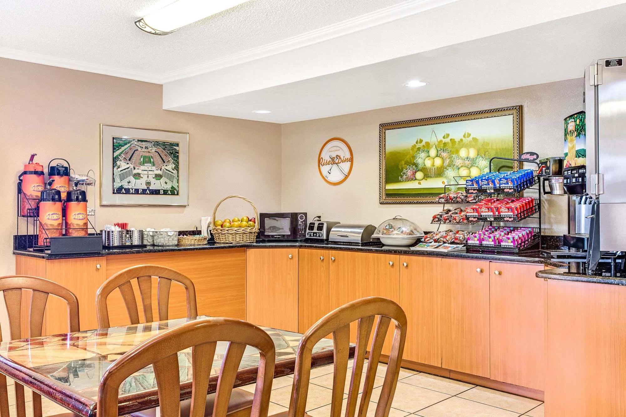 Airport Inn Tampa Eksteriør bilde